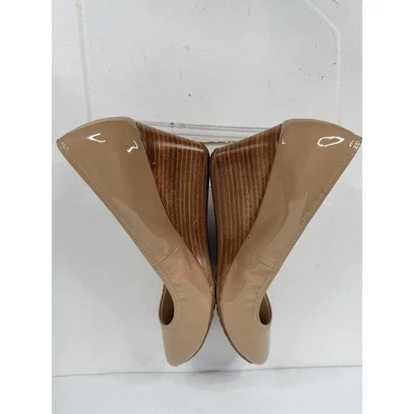 Cole Haan Grand.OS Beige Patent Leather Wedge Pumps Women's Size 10.5B - Picture 12 of 13